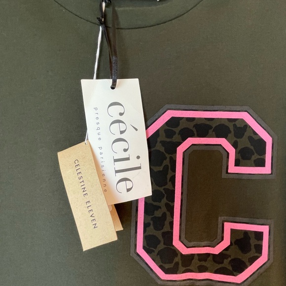 COPY - French bulldog in “C” - graphic tee by Etre Cecile presque Parisienne - Picture 13 of 16